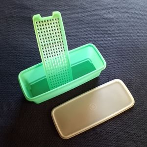 Vintage Tupperware bread keeper💥